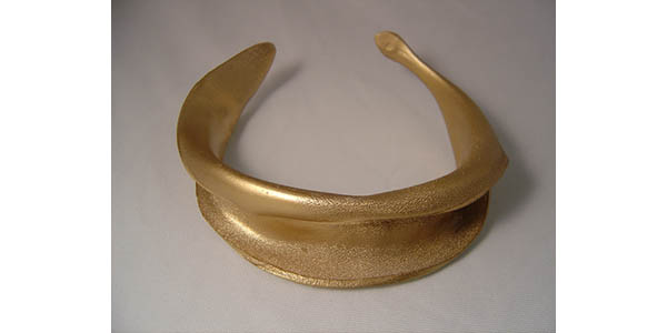 topylabrys Sculture da indossare girocollo oro 7